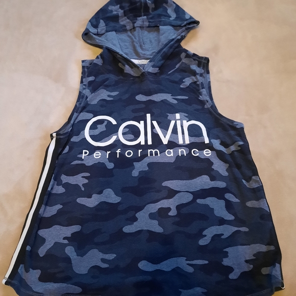 Calvin klein performance hooded camo shirt - Picture 2 of 4